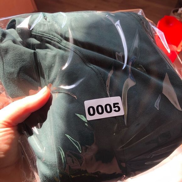 📳 All In Motion | NEW Fitted Green Sweater - Picture 8 of 8